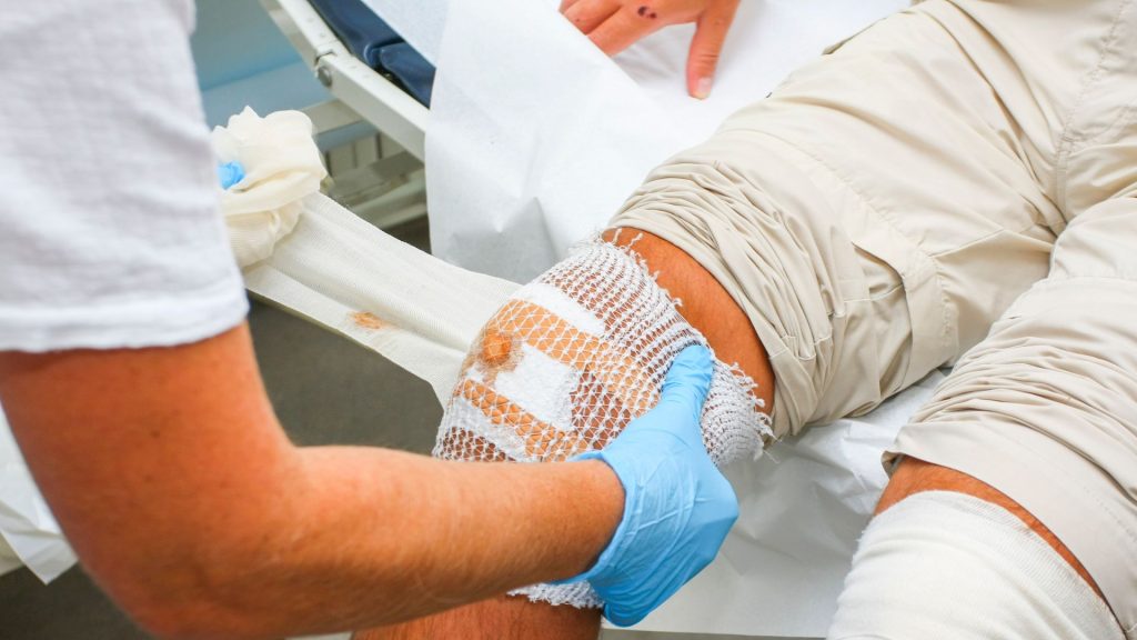 Types of Wound Dressings: A Complete Guide for Home Wound Care 2 wound dressing selection