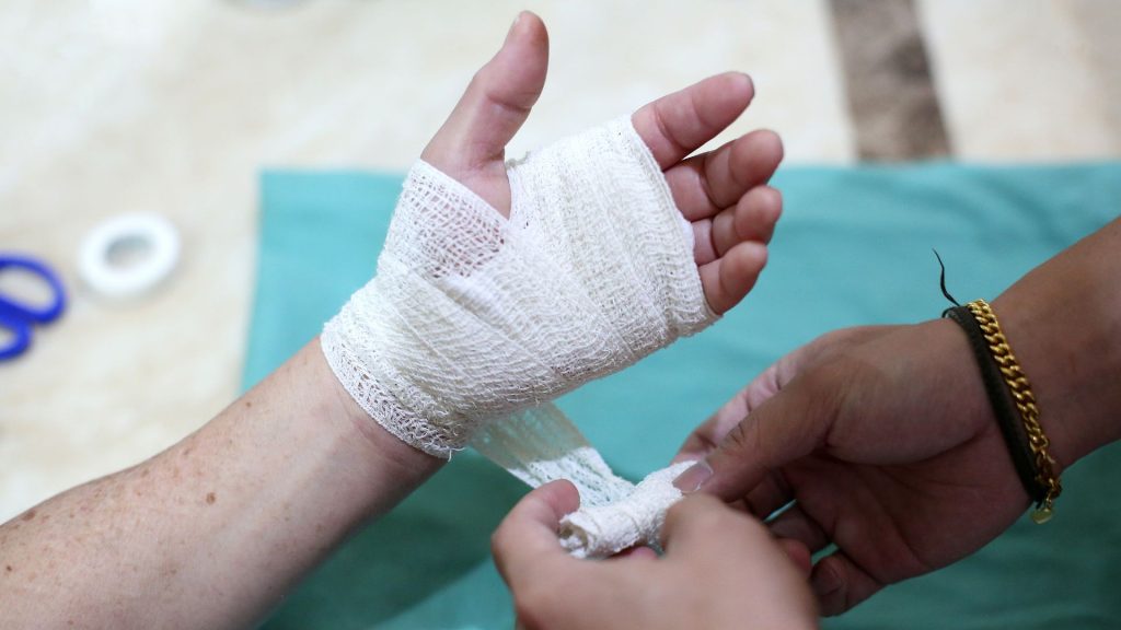 how to choose wound dressing